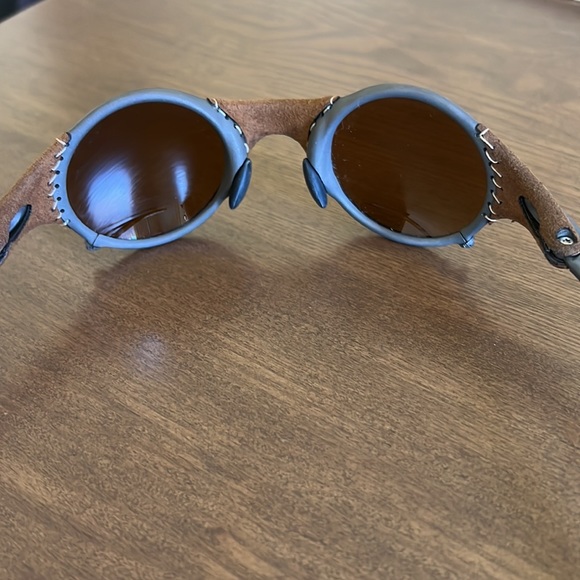 Mint condition Oakley Mars Michael Jordan Gold Iridium Leather Sunglasses - Picture 5 of 9